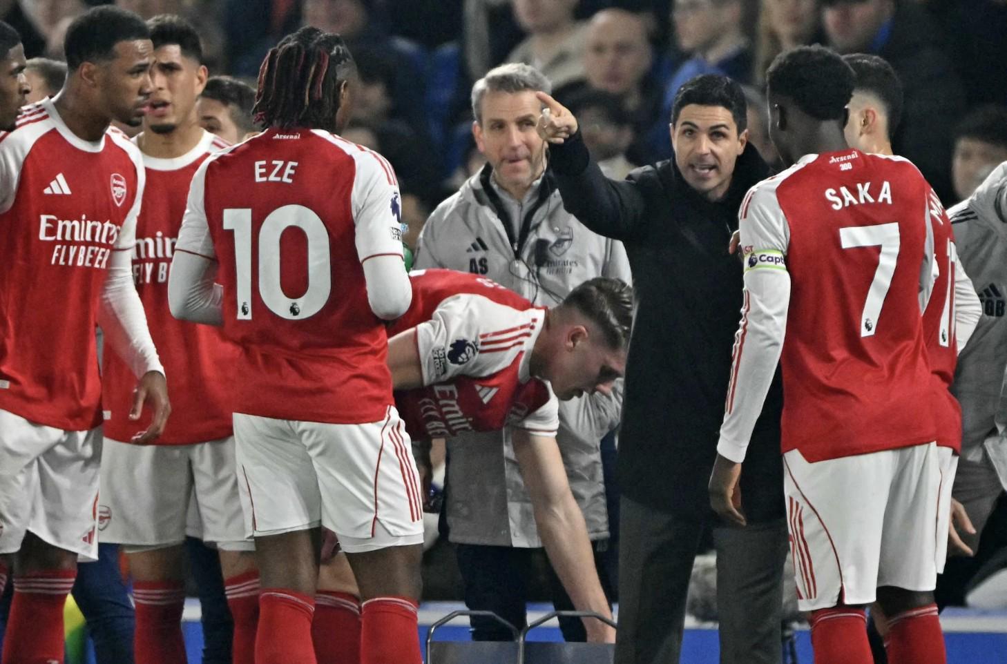 炸金花免费小游戏-电讯报：枪手缺乏创造力并不是追求谨慎，更多是对手战术所迫